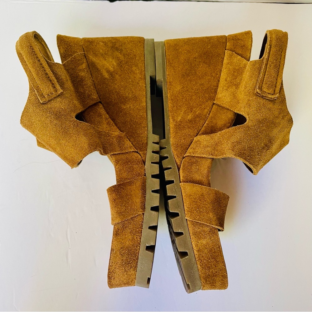 Pedro Garcia Jouri Tan Suede Wedge Sandals Size EU 38.5 US 8.5 LIKE NEW - Picture 3 of 7